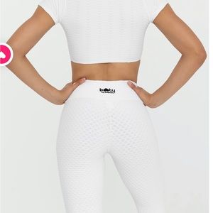 Croco Skin™ Cropped Leggings White